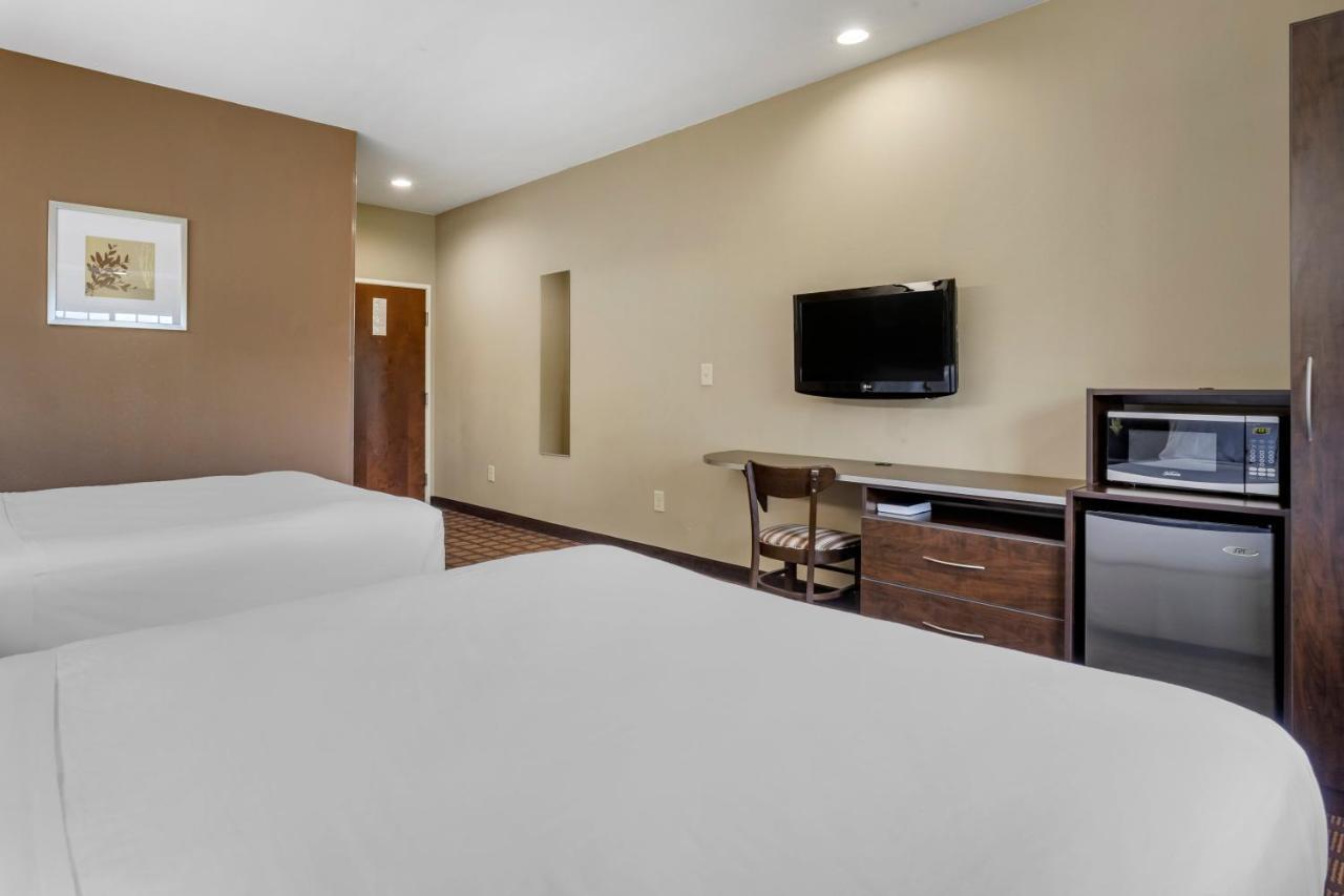Microtel Inn & Suites Dillsboro/Sylva Екстериор снимка