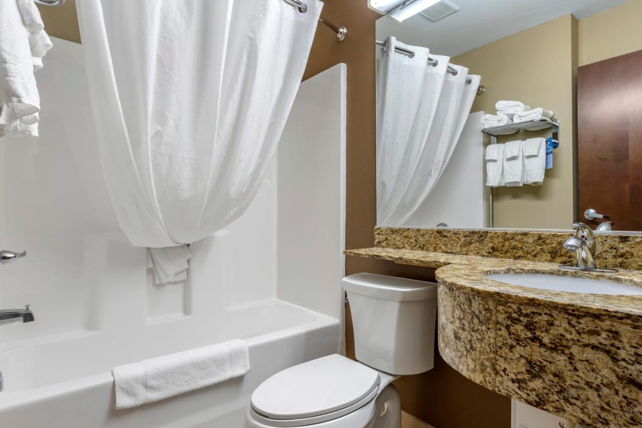 Microtel Inn & Suites Dillsboro/Sylva Екстериор снимка
