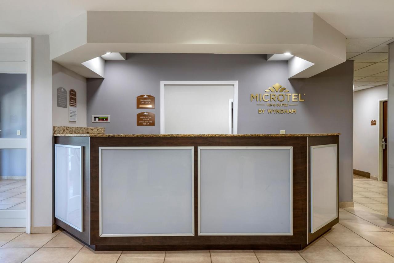 Microtel Inn & Suites Dillsboro/Sylva Екстериор снимка