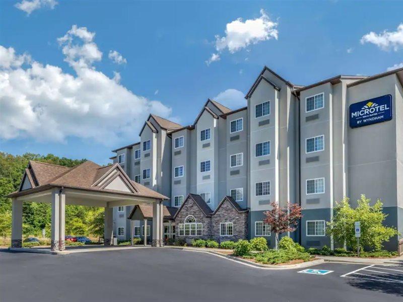 Microtel Inn & Suites Dillsboro/Sylva Екстериор снимка