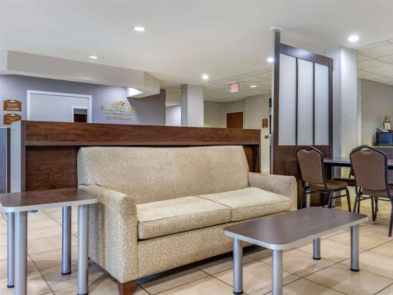 Microtel Inn & Suites Dillsboro/Sylva Екстериор снимка