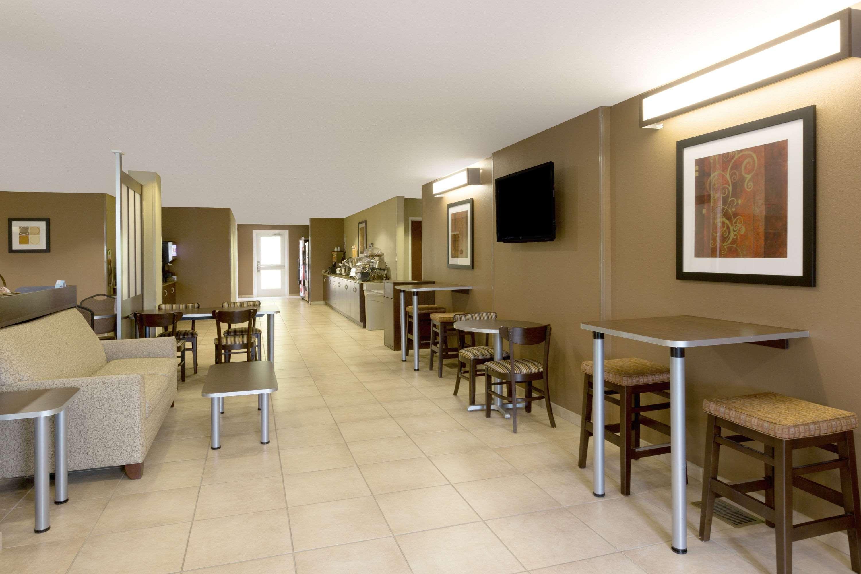 Microtel Inn & Suites Dillsboro/Sylva Екстериор снимка