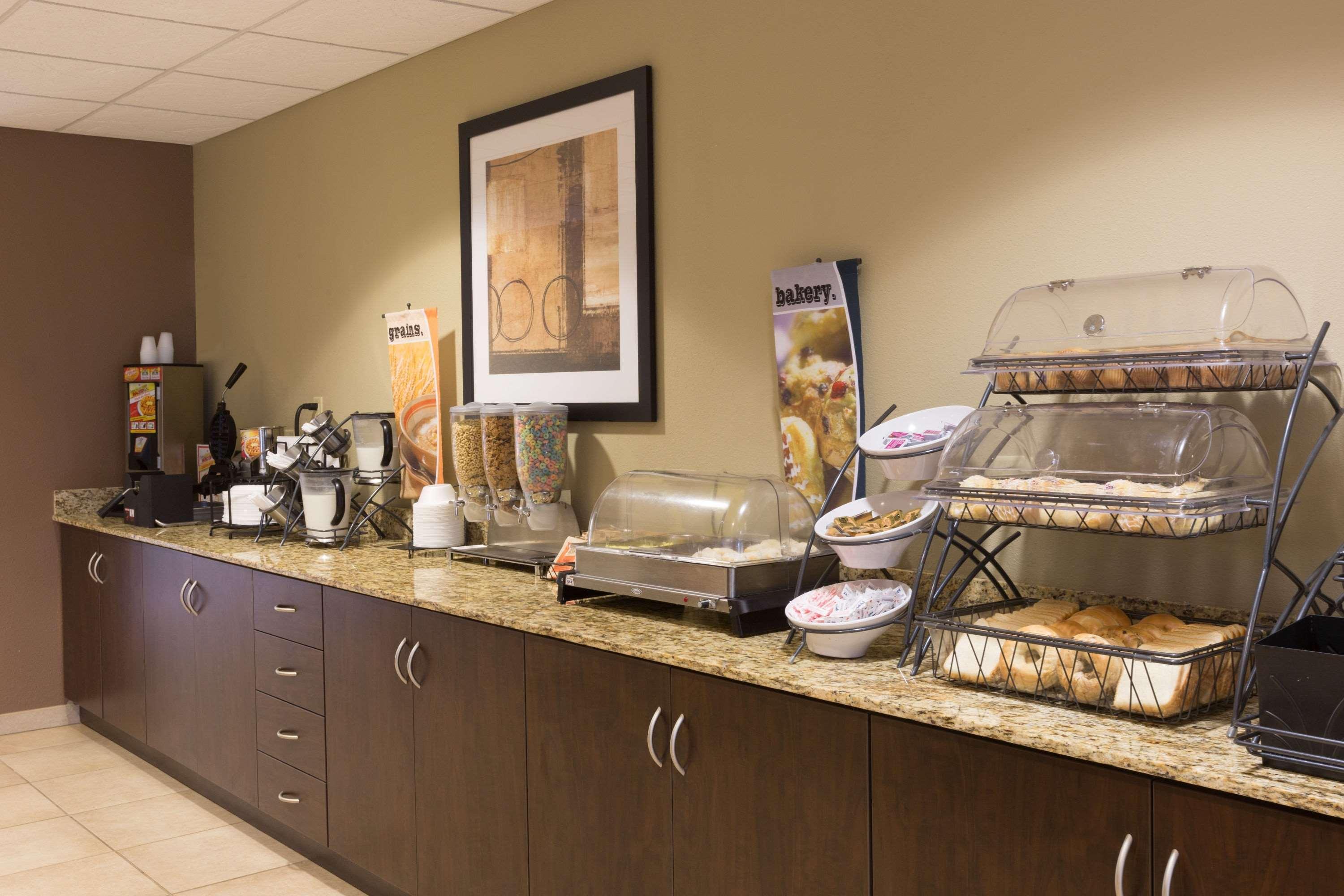Microtel Inn & Suites Dillsboro/Sylva Екстериор снимка