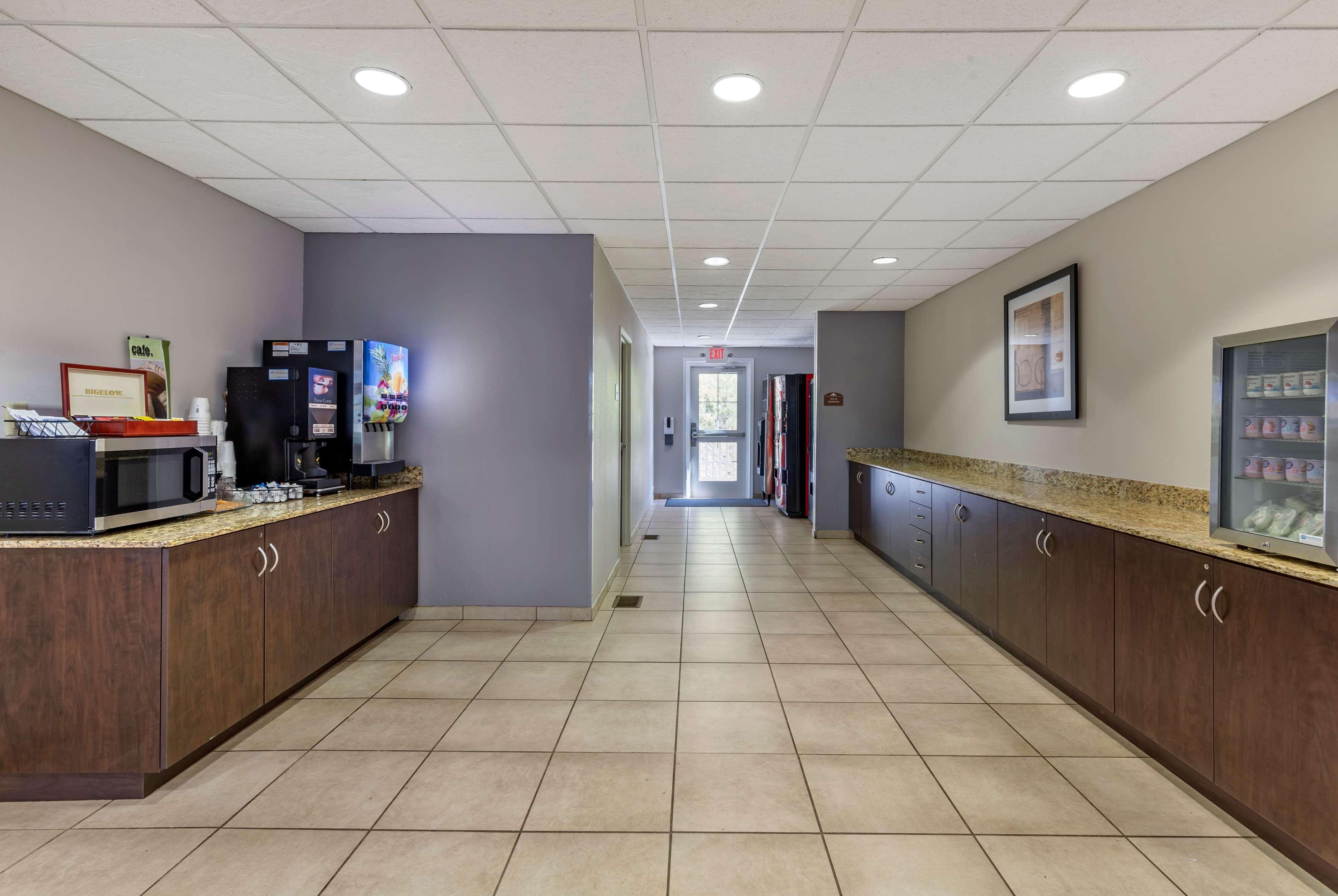Microtel Inn & Suites Dillsboro/Sylva Екстериор снимка