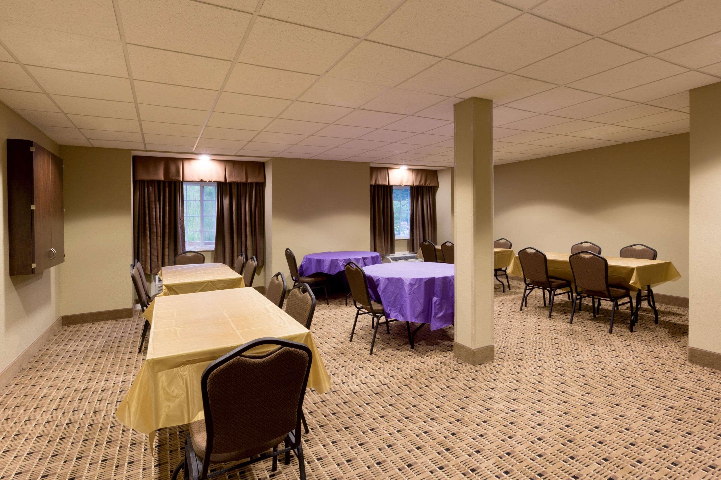 Microtel Inn & Suites Dillsboro/Sylva Екстериор снимка